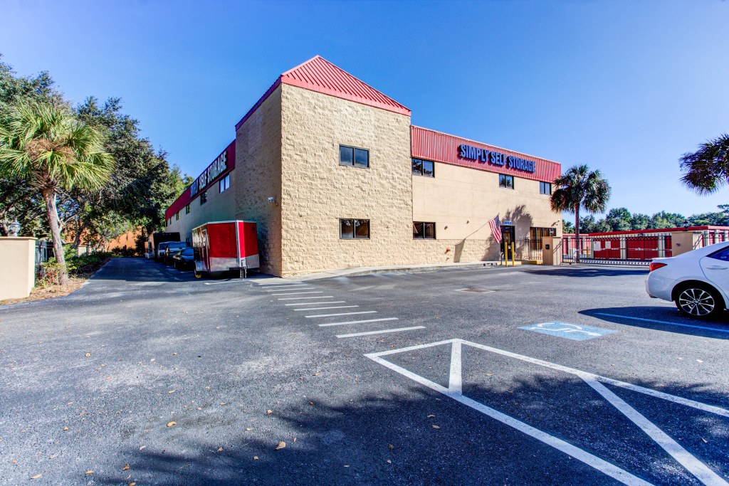Picture of: Simply Self Storage,  Starwood Ave, Valrico, FL, Storage